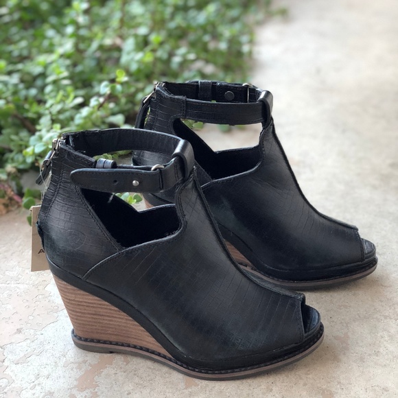 ariat wedges